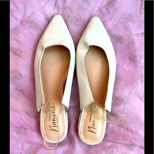 Vintage White Flats 💕